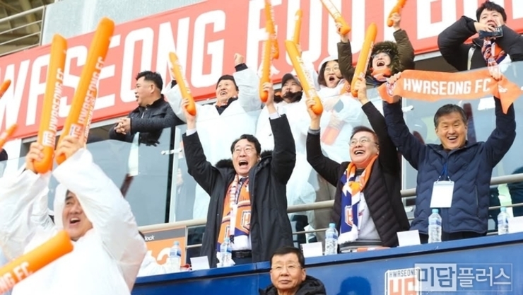 드디어 첫 골 터졌다