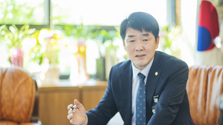 배정수 화성특례시의장 미담플러스 창간 2주년 축사