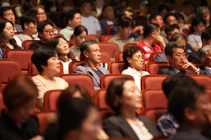 경청하는 참석자들 (사진 - 주최측 제공)