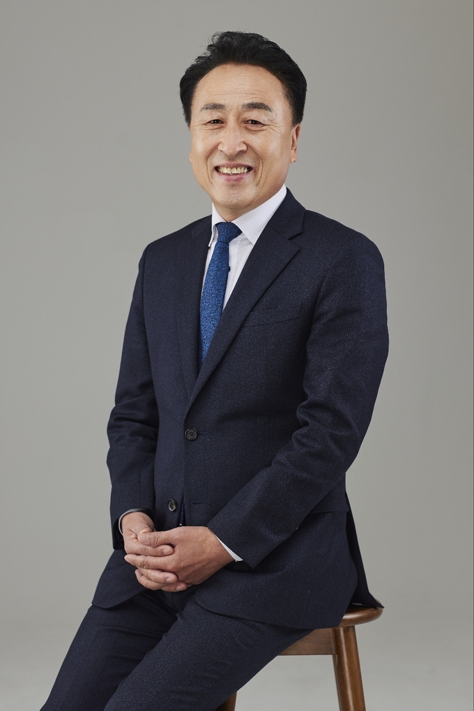김홍성 (사) 기본사회 경기공동 대표, 화성본부 대표, (전) 화성시의장