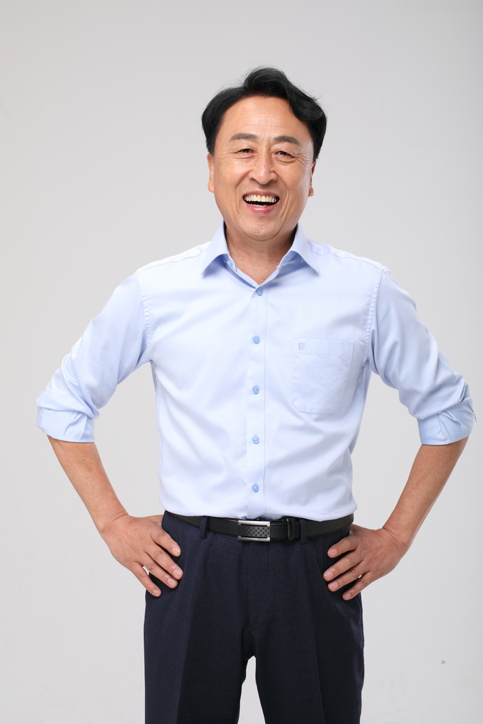 김홍성 (사) 기본사회 경기공동 대표, 화성본부 대표, (전) 화성시의장