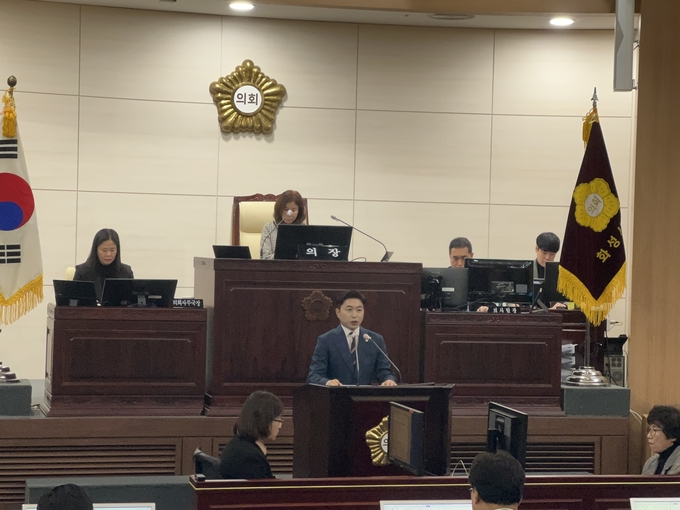 5분 발언 중인 김종복 시의원
