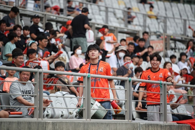 화성 FC 를 응원하는 화성 시민