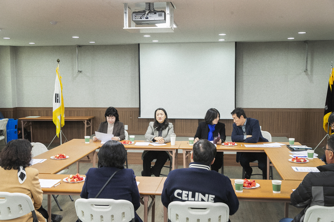 화성시의회 기획행정위원회, 새마을회장단 방문