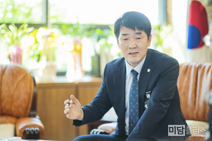 배정수 화성시의회 의장 (사진 - 화성시의회 제공) 
