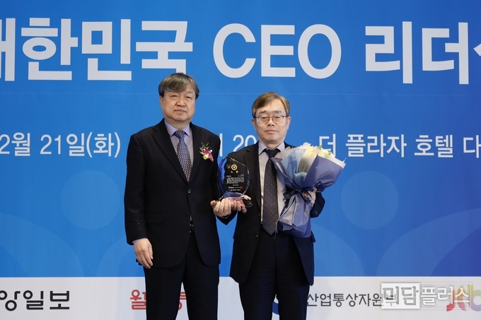 ‘2025 대한민국 CEO 리더십 대상’ 조승문 화성 제 2 부시장 대리 수상