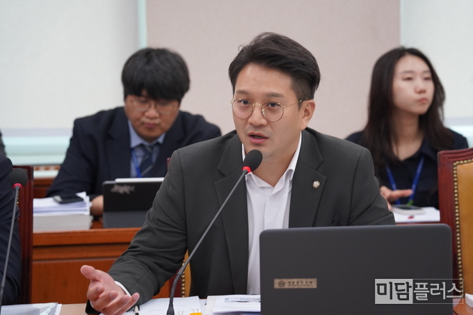 화성 '정' 전용기 국회의원