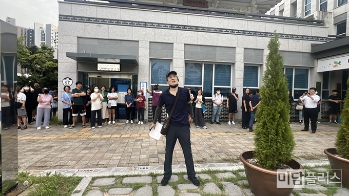 발언 하는 박웅 비상대책위원