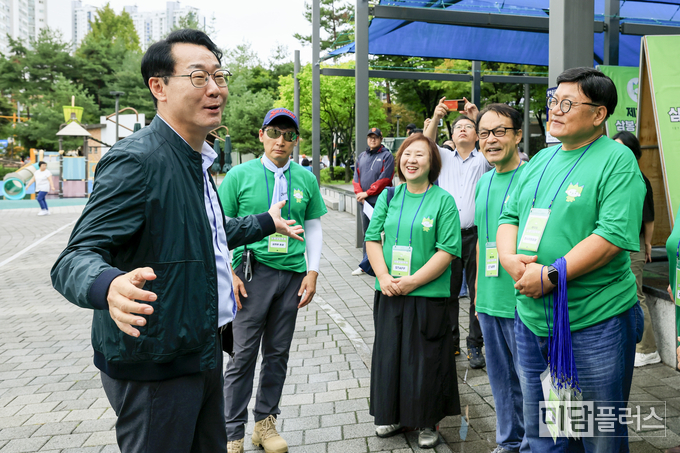봉담 삼봉 삼담 축제에 참석한 정명근 화성특례시장