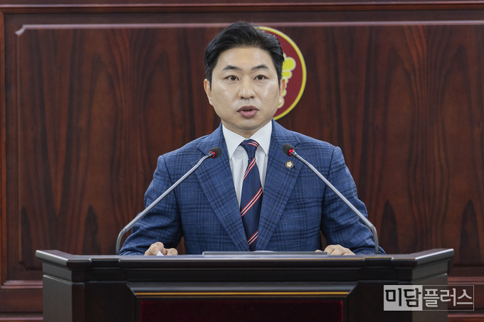 5분 발언 중인 김종복 의원